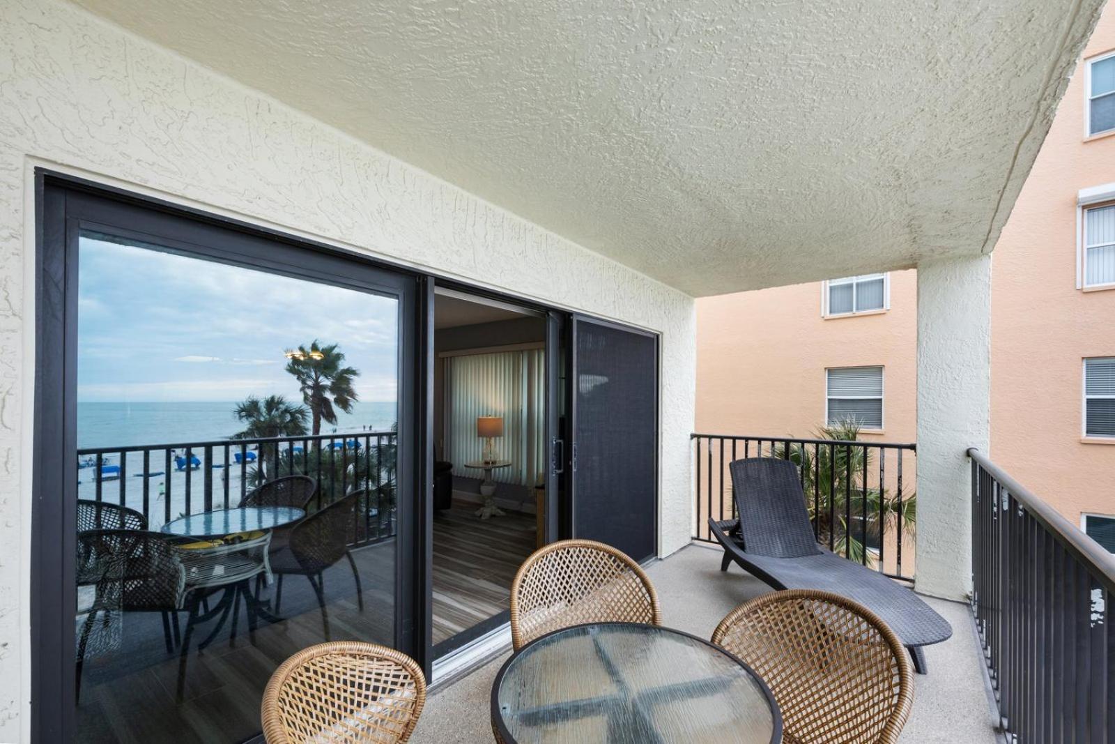 201 Sandy Shores Condos St. Pete Beach Dış mekan fotoğraf